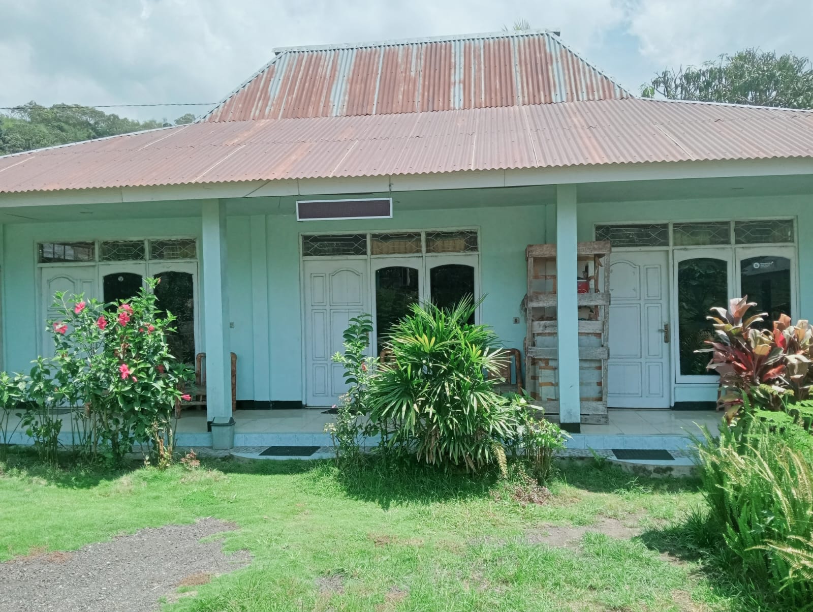 Daniel Lodge Flores NTT