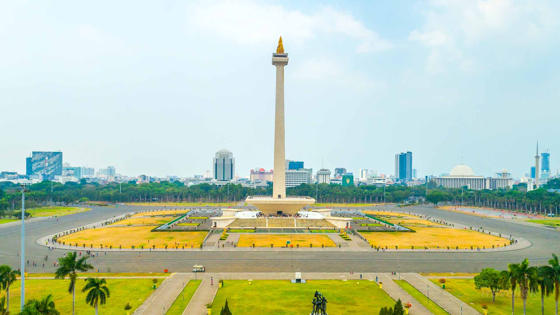 Keliling Jakarta: Eksplorasi Ibu Kota dengan Mudah dan Hemat