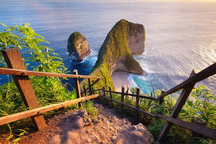 Menikmati Keindahan Pantai Kelingking di Nusa Penida dan Penginapan Terdekat