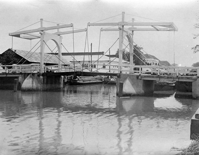 Jembatan Kota Intan Jakarta: Warisan Sejarah yang Menakjubkan