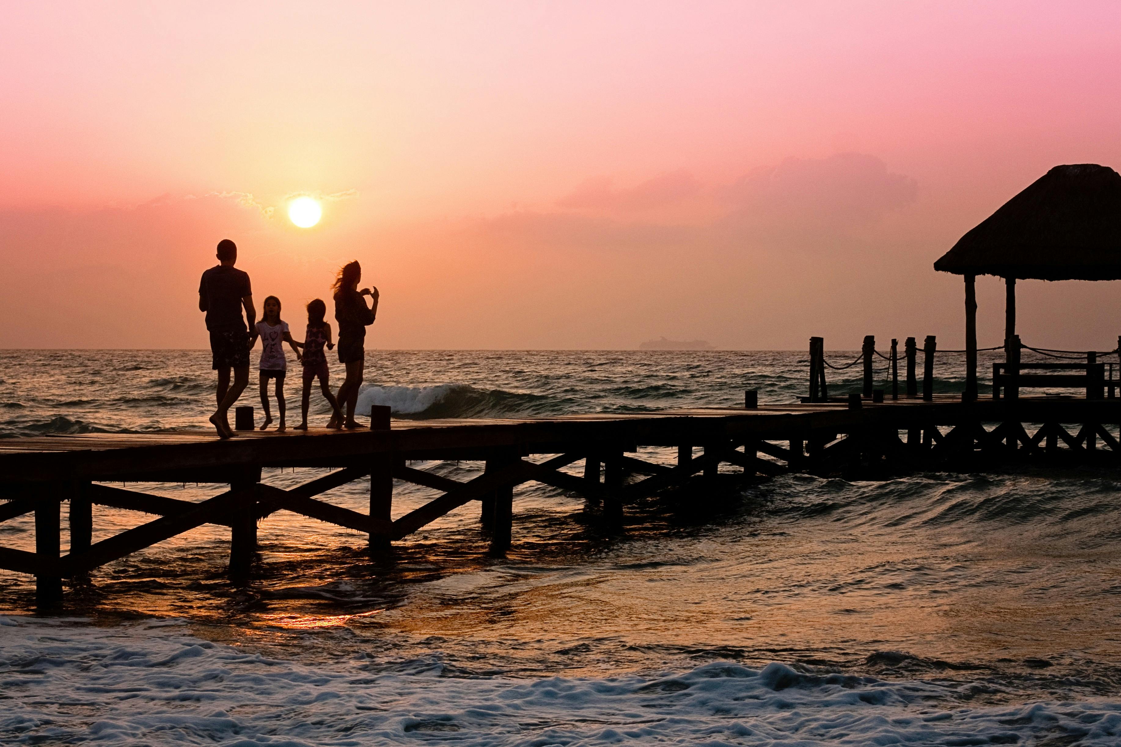 Liburan Bareng Keluarga di Bandung: Destinasi Seru dan Tips Menginap Hemat