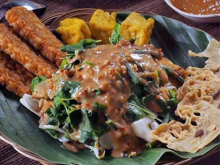 penginapan terdekat-kuliner-malang-pecel-cozzy.id