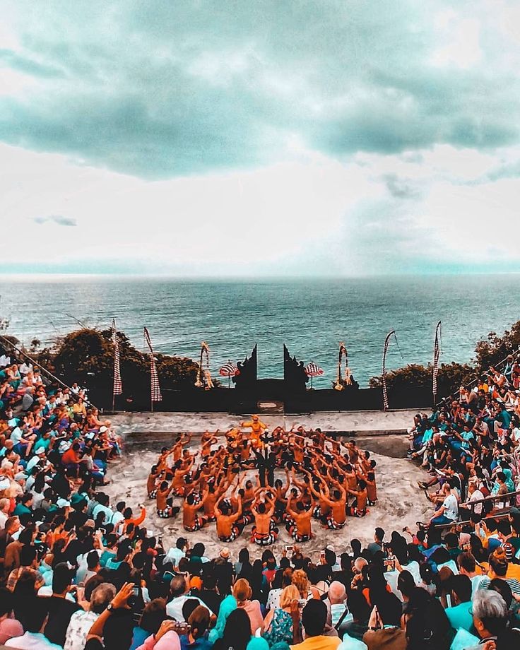 Pura Luhur Uluwatu-penginapan terdekat-cozzy.id