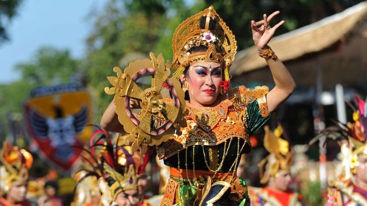 Lovina Festival_penginapan murah_cozzy.id