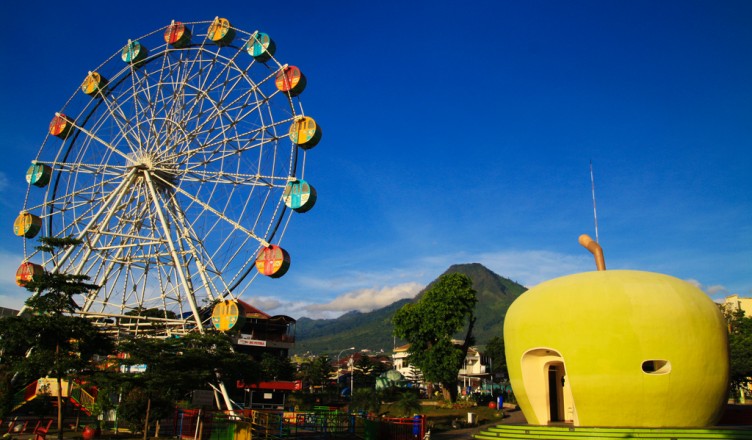 Alun-Alun Kota Batu: Pusat Keramaian di Kota Wisata