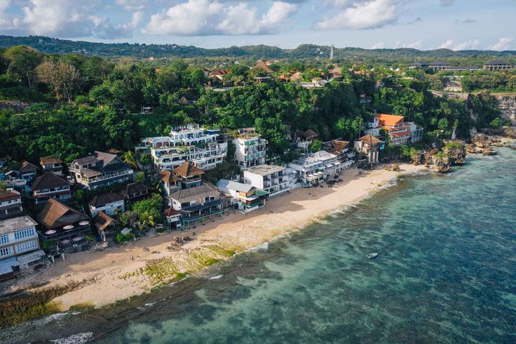 Pantai Bingin: Surga Tersembunyi di Bali yang Menjadi Wisata Populer